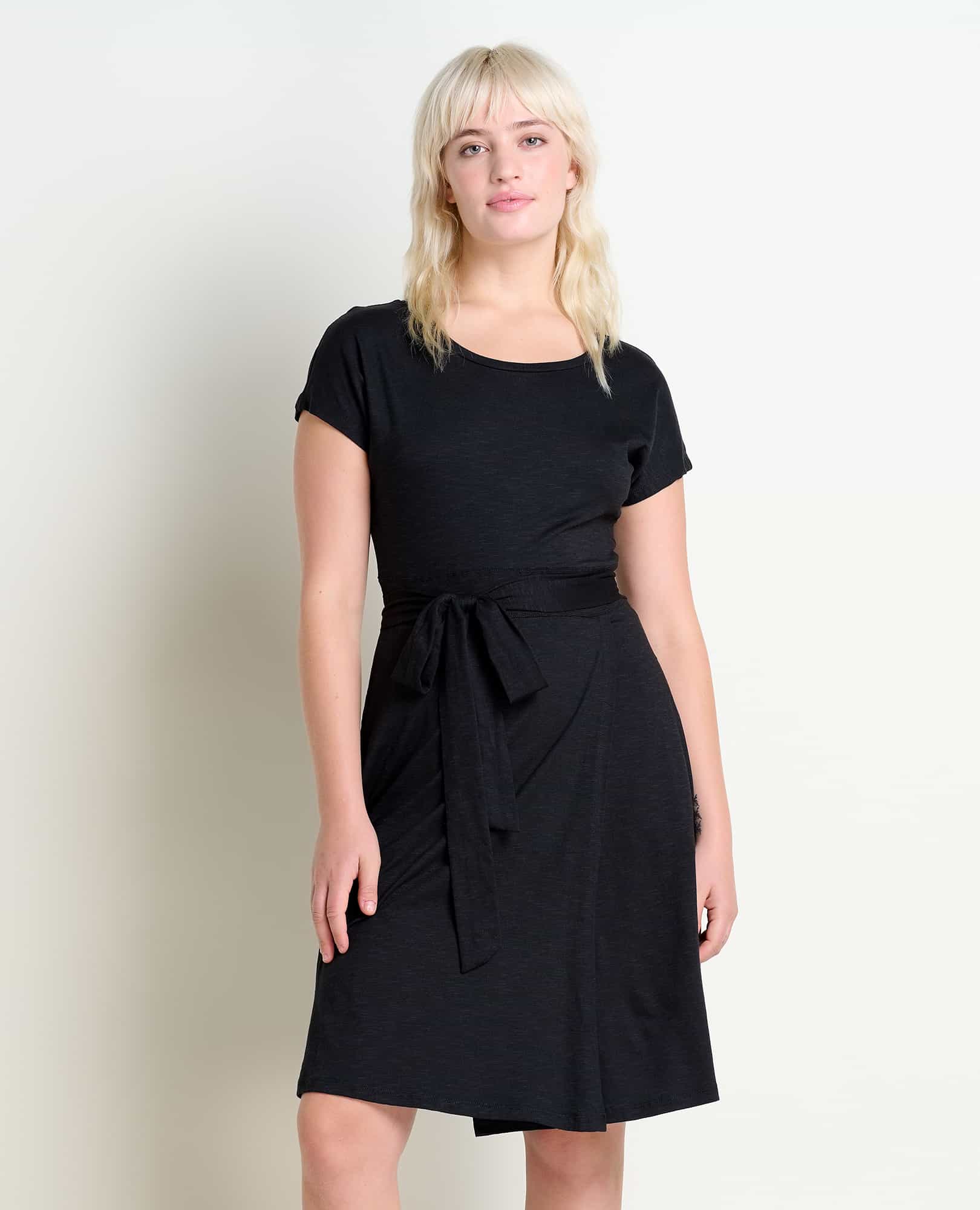 Attractive XL Fashion Woman Model in Sleeveless Black Dress · Free Stock  Photo